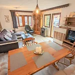 Urlaubsmagie - Moosgrund - Balkon, Sauna & Saisonaler Pool Sebnitz