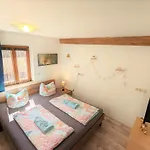 Apartament Urlaubsmagie - Moosgrund - Balkon, Sauna & Saisonaler Pool Sebnitz