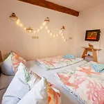 Urlaubsmagie - Moosgrund - Balkon, Sauna & Saisonaler Pool Sebnitz